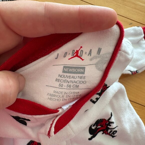 Nike Logo Footed PJs Pajamas Baby Newborn Just do it Air Jordan - Picture 5 of 7